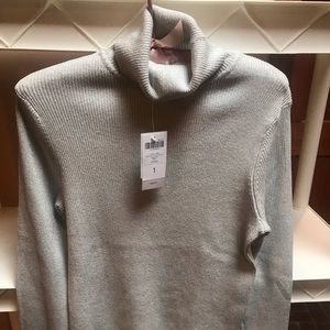 NWT Chico’s silver turtleneck
